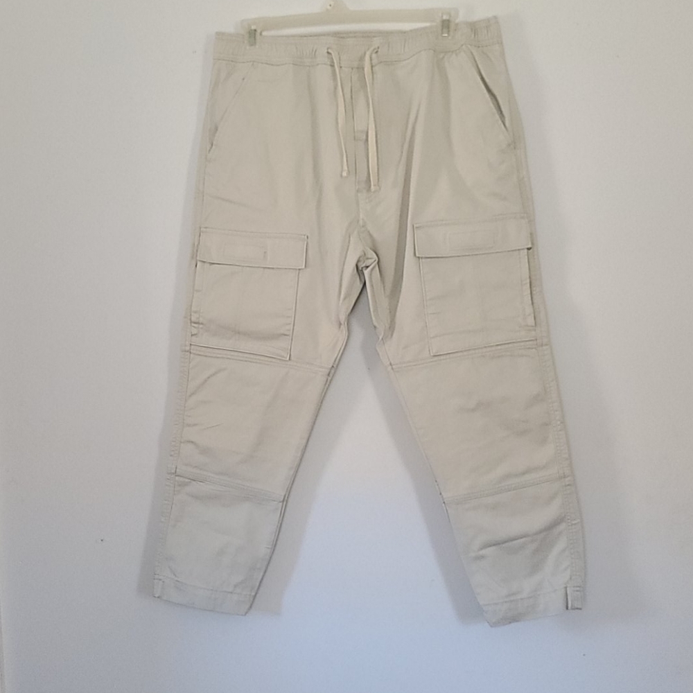 Levi's Khaki Cargo Joggers